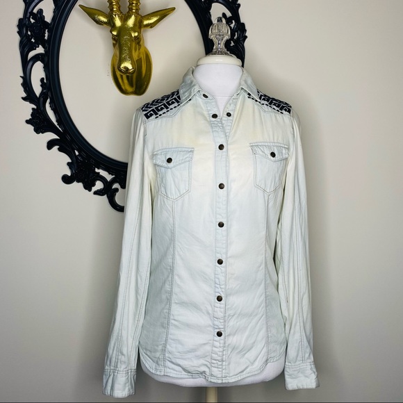 White Crow Tops - White Crow Light Blue Country Western Style Long Sleeve Snap Button Top